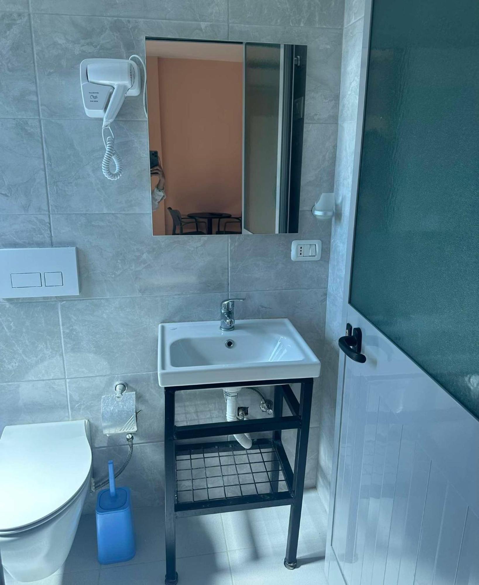 Deor Hotel Shëngjin Esterno foto