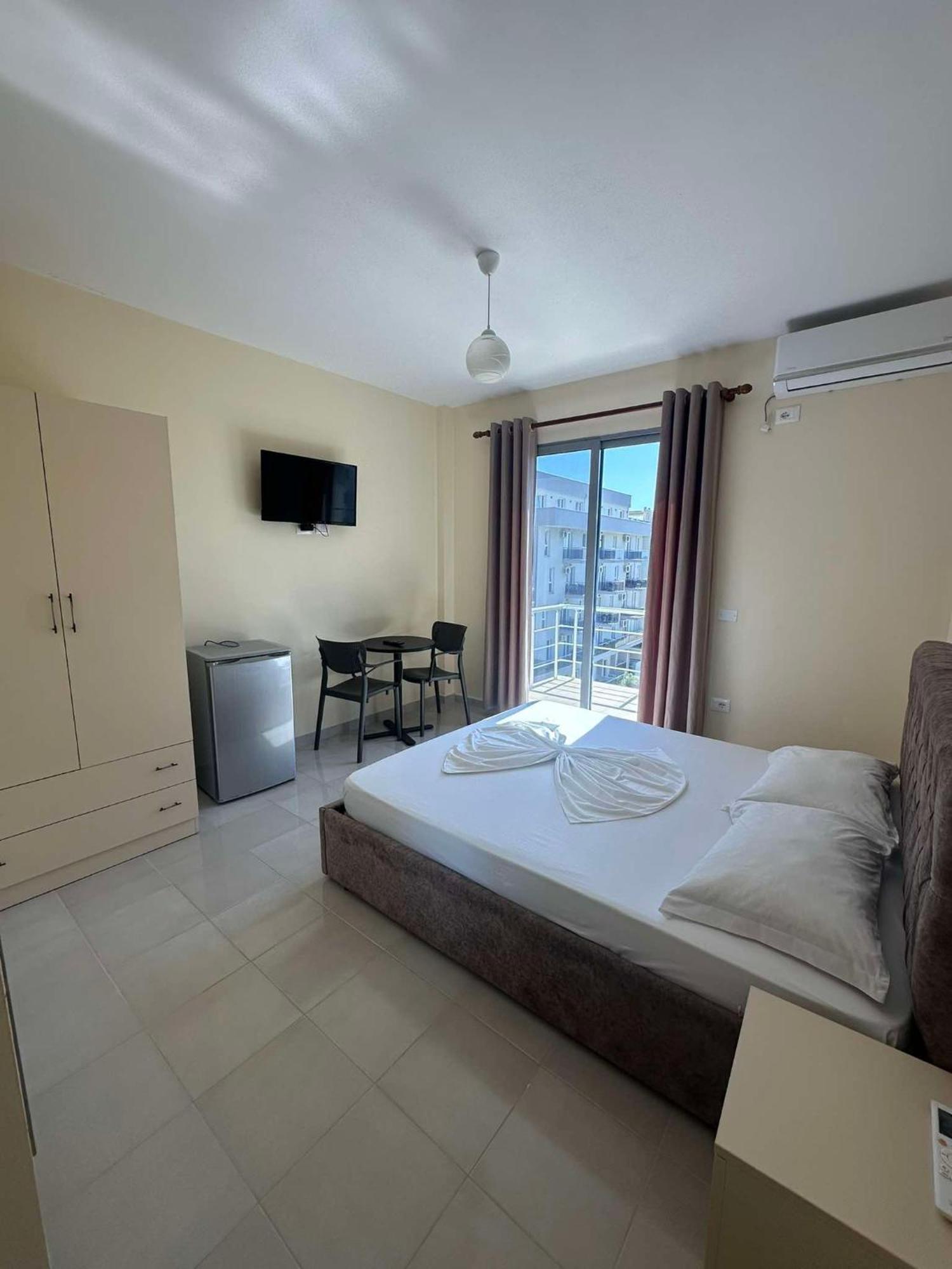 Deor Hotel Shëngjin Esterno foto