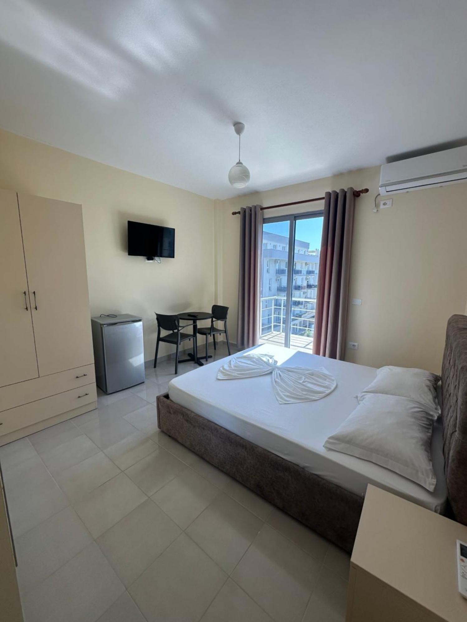 Deor Hotel Shëngjin Esterno foto