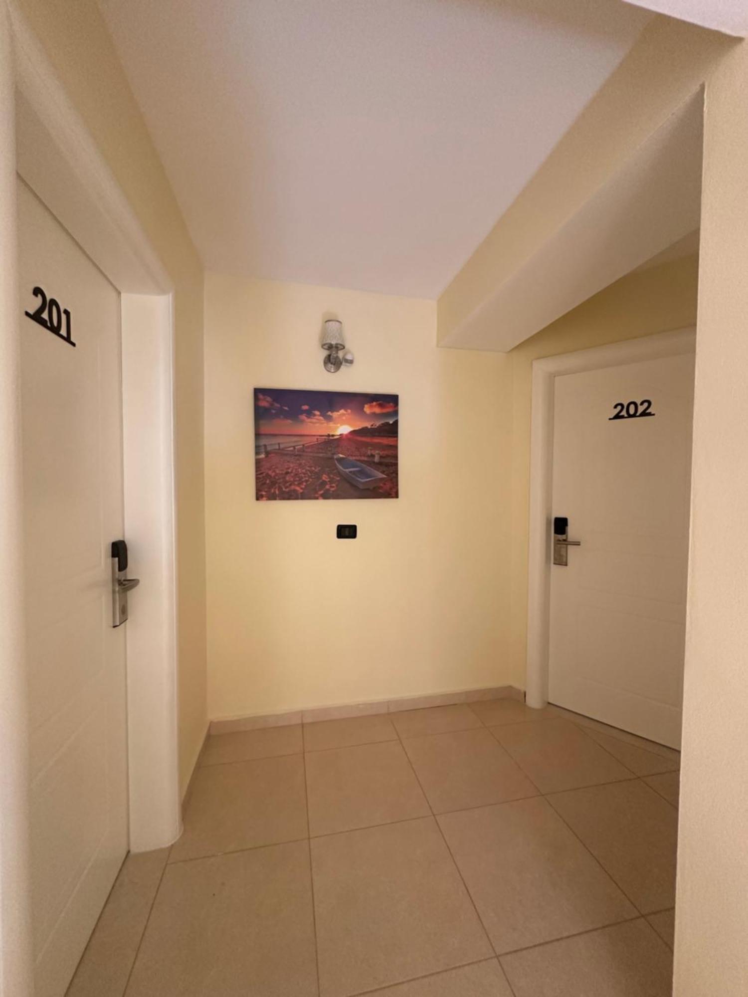 Deor Hotel Shëngjin Esterno foto